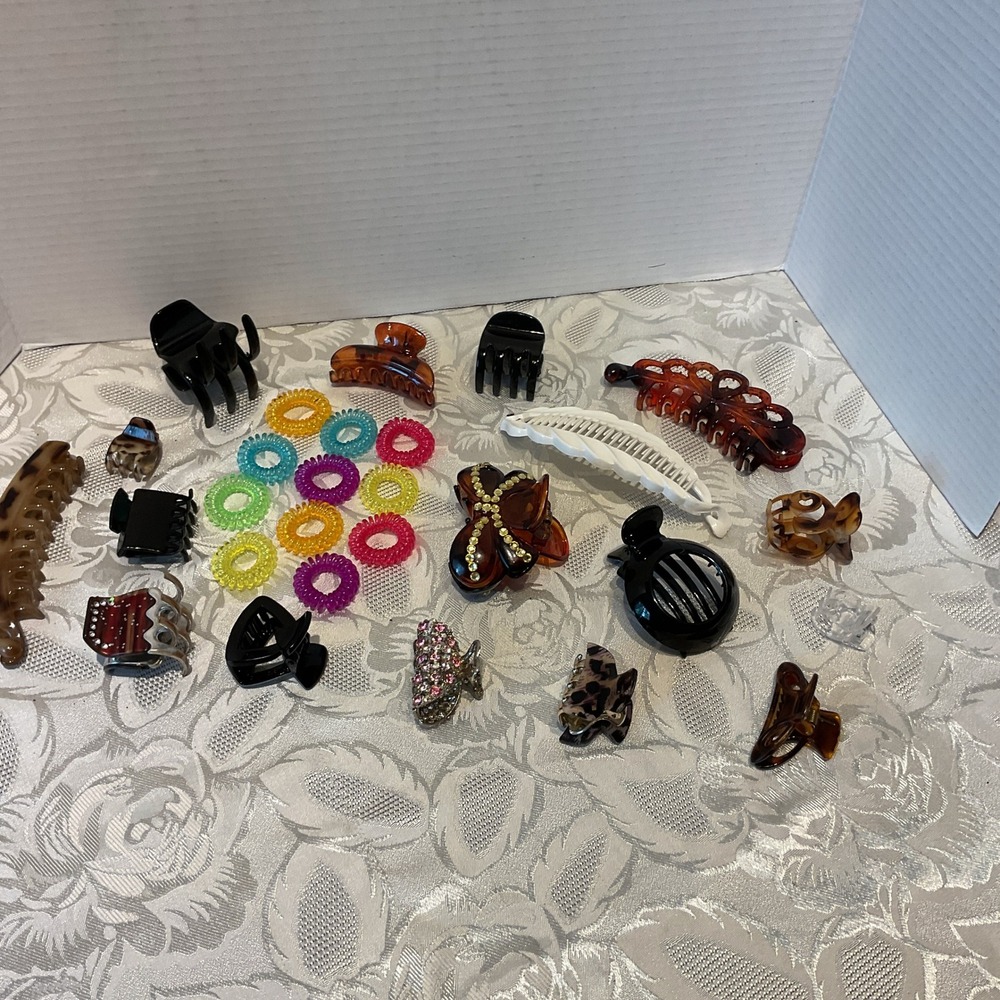 Unbranded Hair Clips & Ties Women OS Multicolor Excellent Claw Banana Spiral Lot